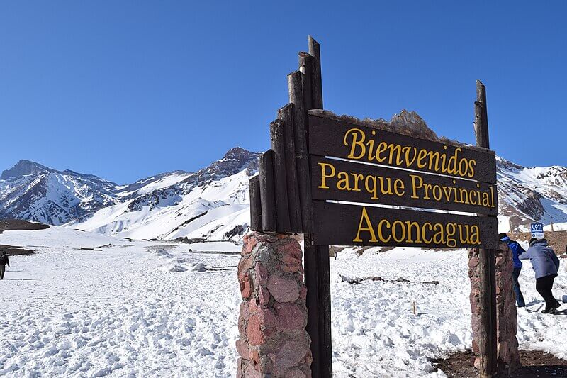 Vista Cartel Cerro Aconcagua