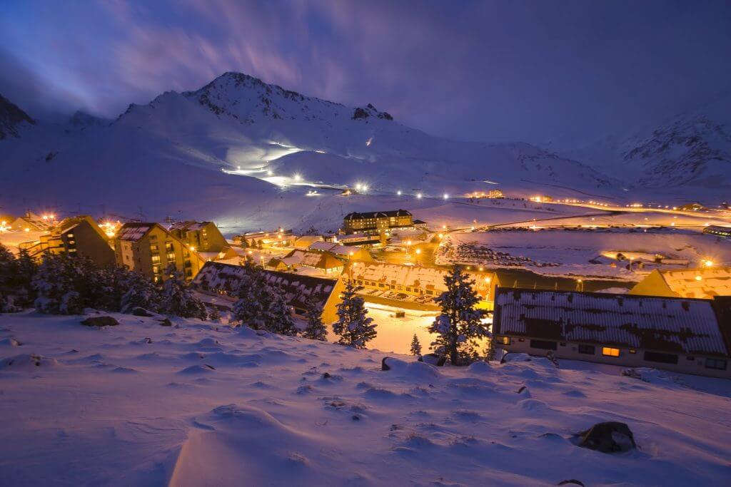 Las Leñas de Noche